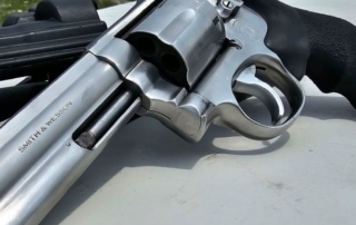 SIQURË :: armas reglamentarias de seguridad privada